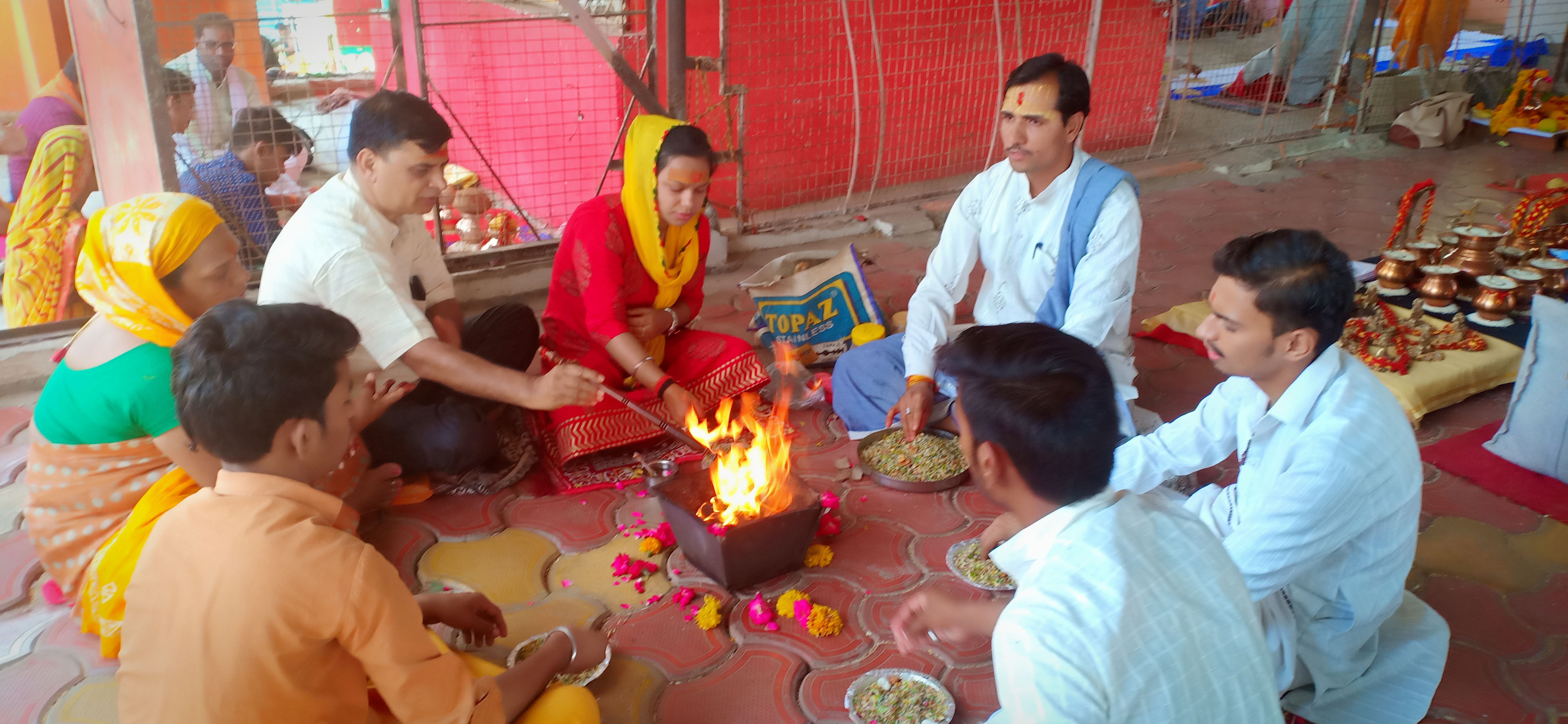 गोवा से पूनम मंगल दोष शांति पूजन कराते हुए  उज्जैन Goa se mangal dhos Shanti karate huve punam  UJJAIN me